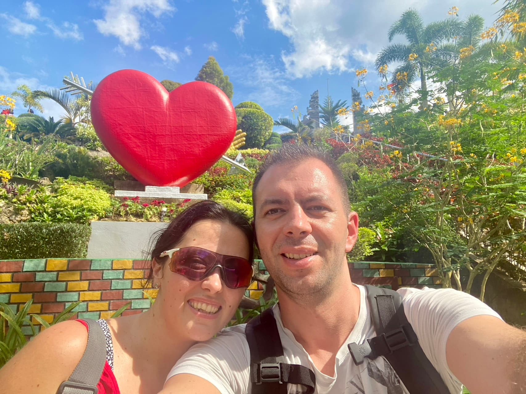 Nace and Natalija enjoying their trip in the Philippines